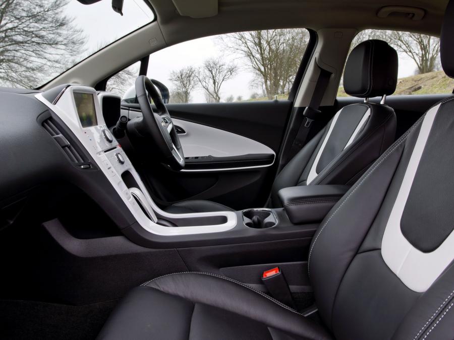  Chevrolet Volt 2012 года  (UK) (фото 6 из 16)